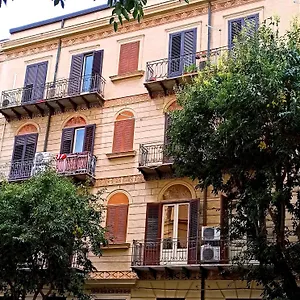 Appartamento Liberty Casa Mazzini 34, Palermo
