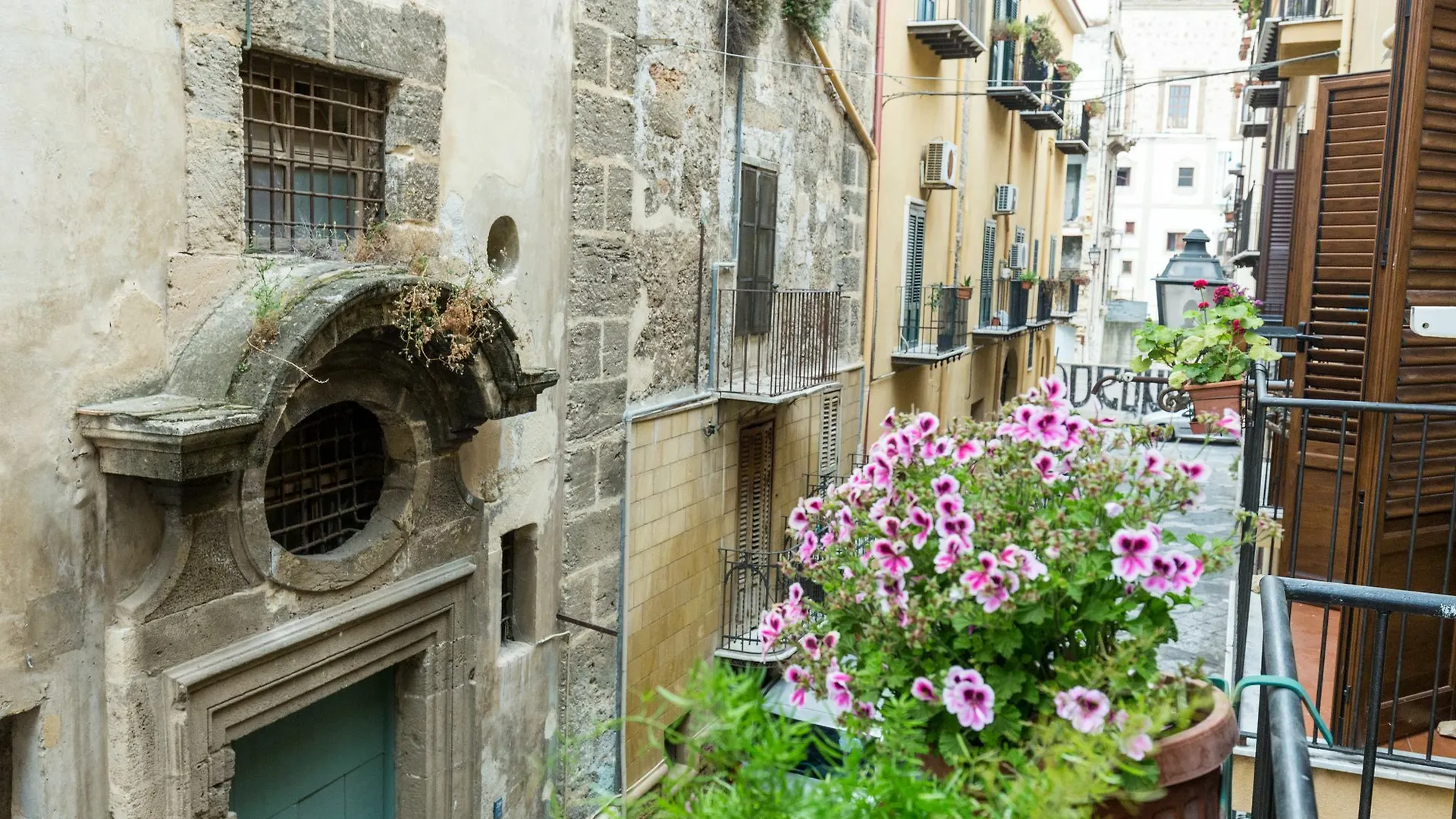Apartment Alla Kalsa Verde Terrazza Wi Fi Free Palermo